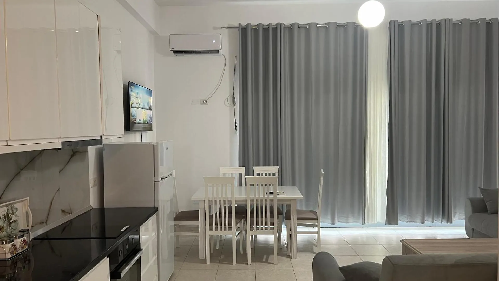 My Big Family - 2 Bedroom Apartment - Accomodation For 6- 8 Guests Orikum 0*,  Albánia